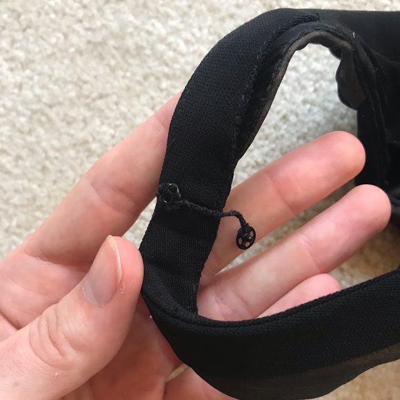 Carmen Marc Valvo evening gown - Picture 5 of 12